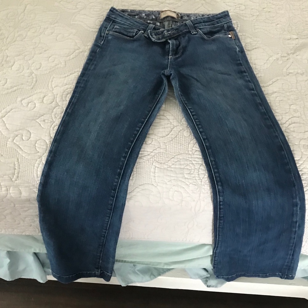 Paige Coldwater Canyon 28 jeans